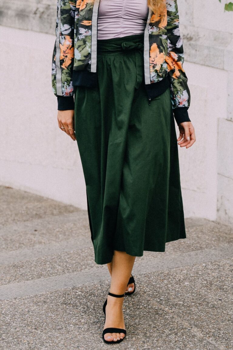 Rock grün mit Masche