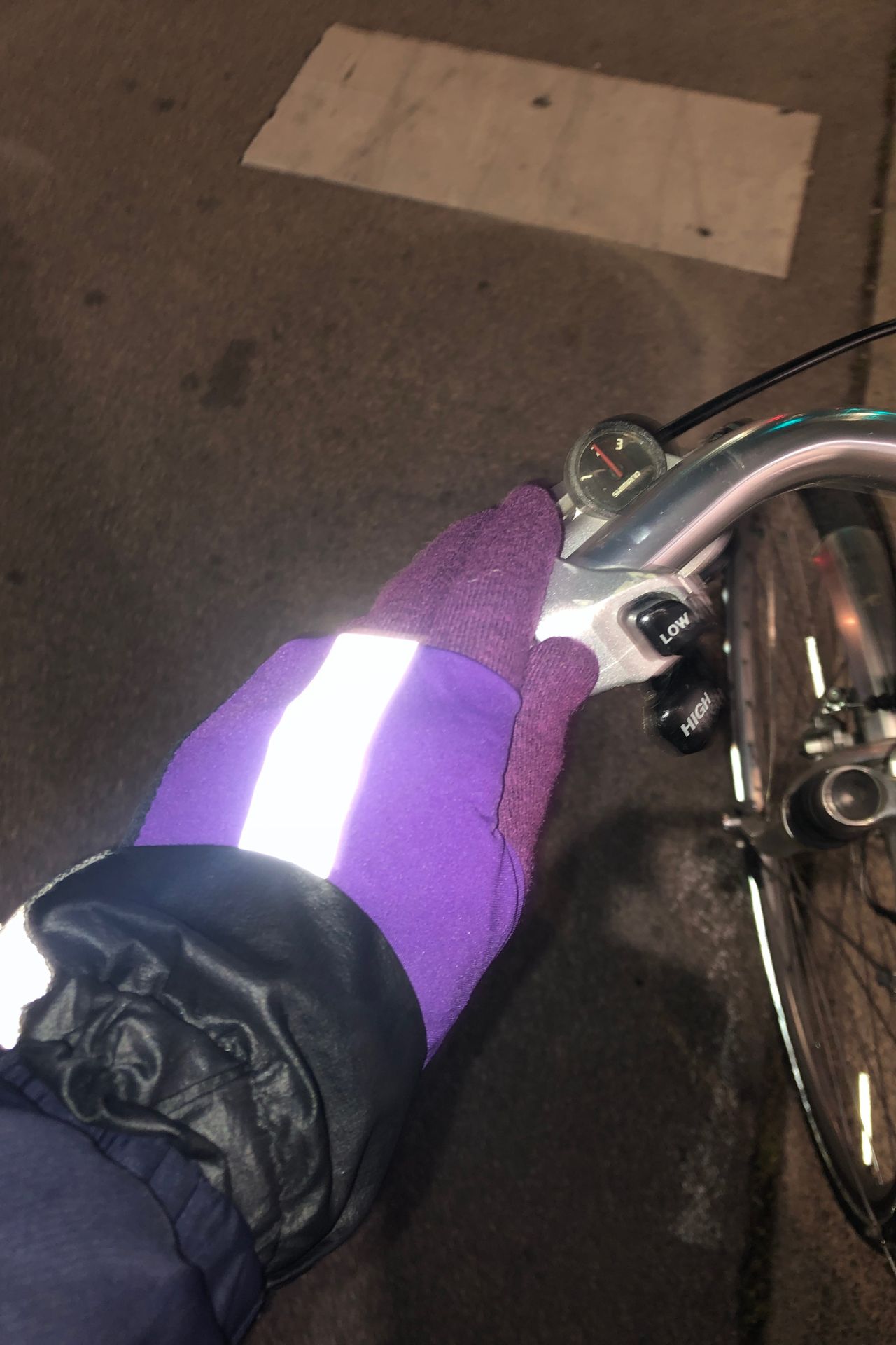 handschuh-reflektierend-randhandschuh-violett