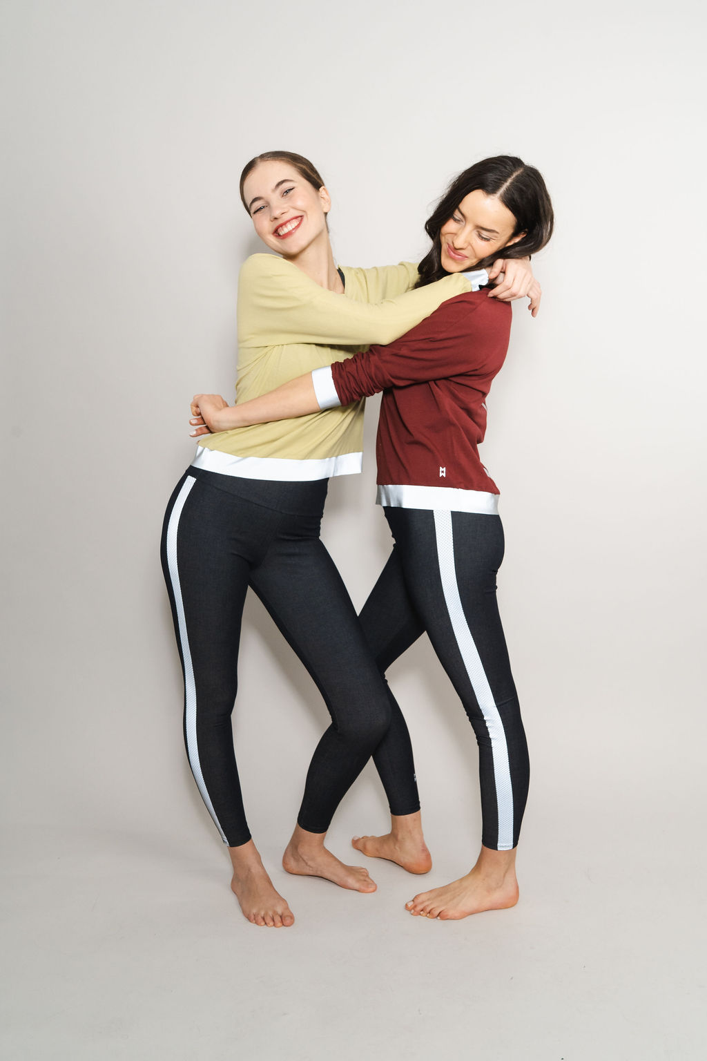 Sportshirt-reflektierend-damen-hellgrün-weinrot