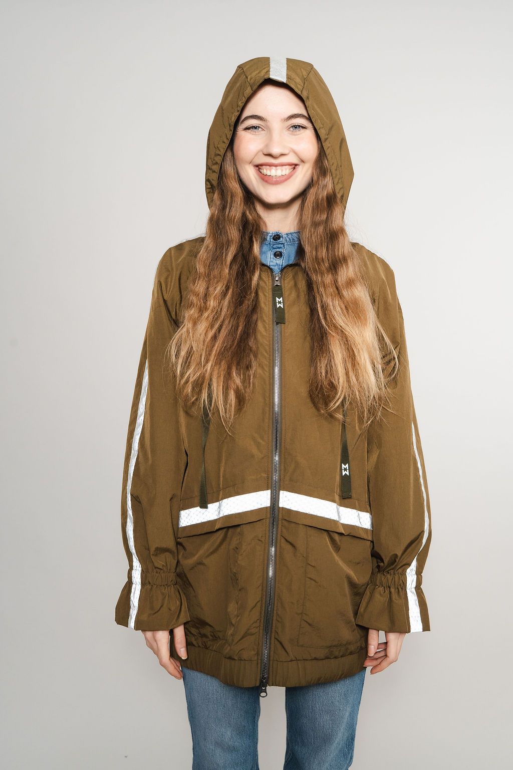 Detail-jacke-kapuze-reflektoren