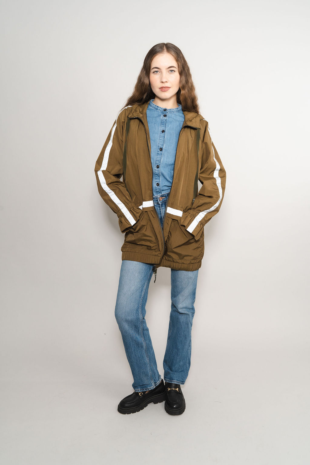 jacke-stella-mit-reflektoren-und-kapuze