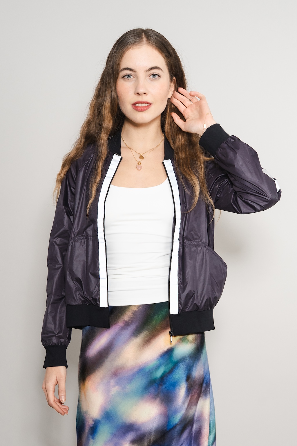 bomberjacke-reflektierend-aubergine